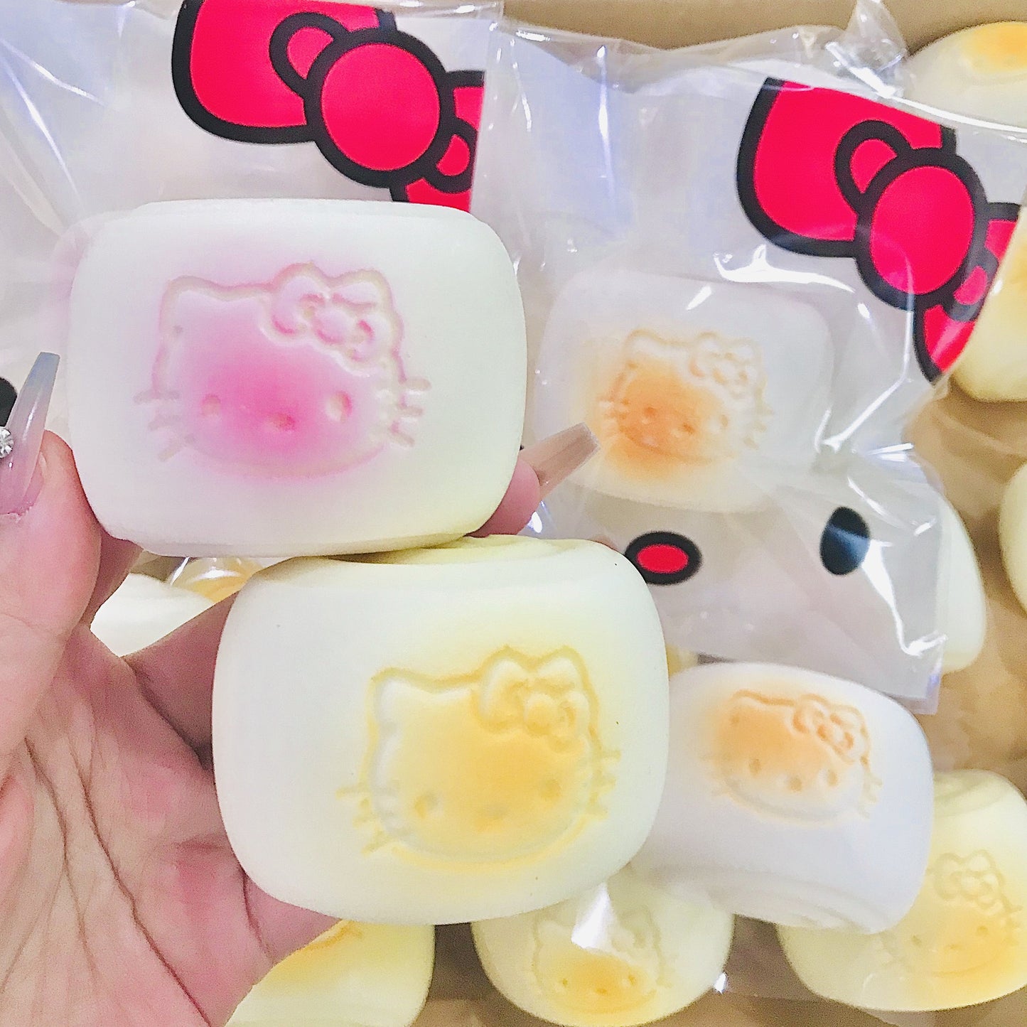 Slow Rising Squishy Kitty Bread Stress Relief Decompression Toy - Random Color