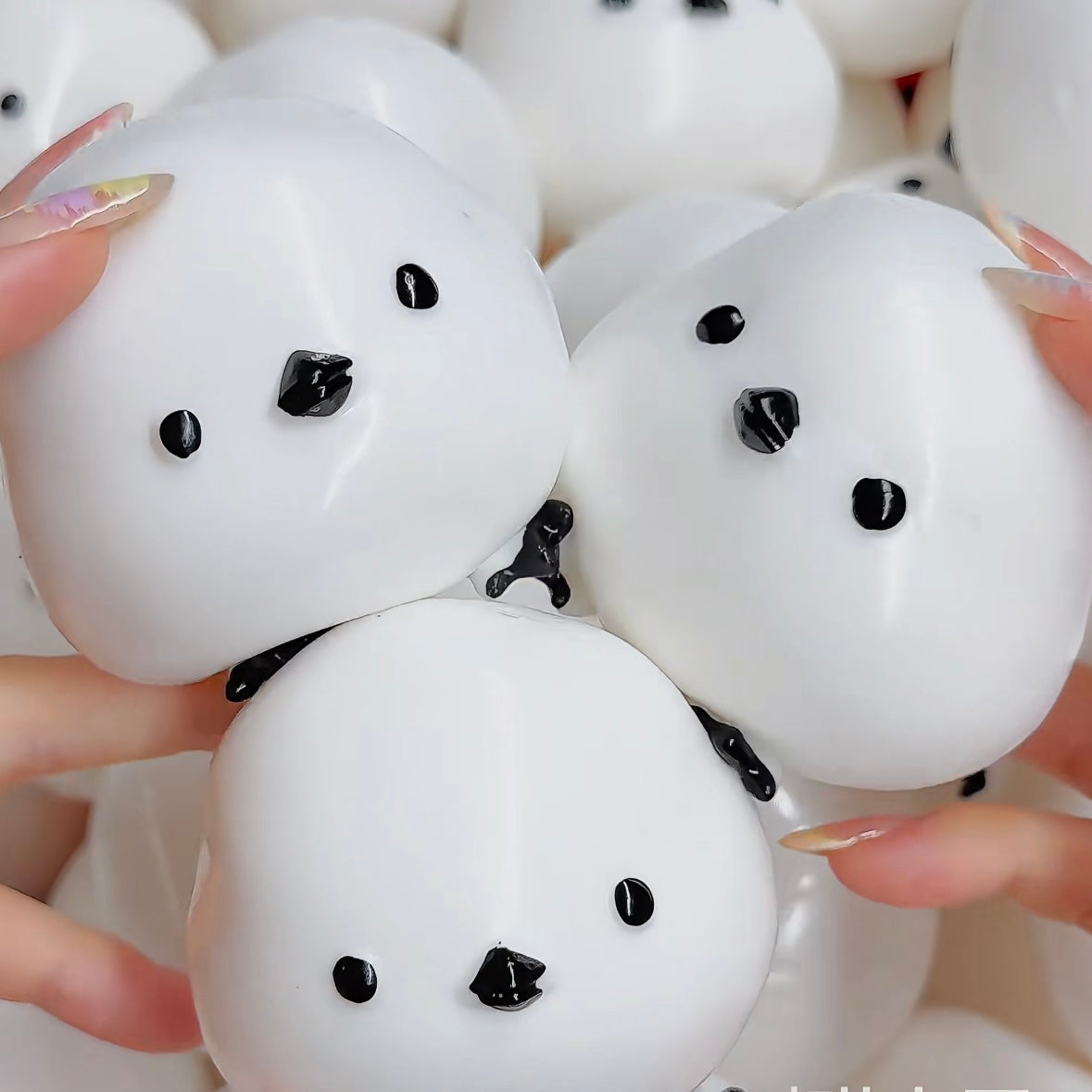 Crunchy White Chicks Bead & Clay Base Stress Ball Squishy Stress Relief Decompression Toy