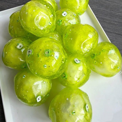 Apple Cracking Ball Stress Ball Squishy Stress Relief Decompression Toy Zip-tie Closure (Cracking Ball Cannot Be Restored)