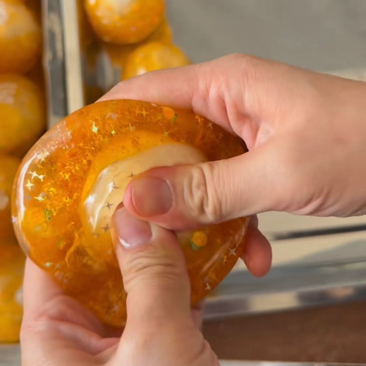 Mango Cracking Ball Stress Ball Squishy Stress Relief Decompression Toy Zip-tie Closure (Cracking Ball Cannot Be Restored)