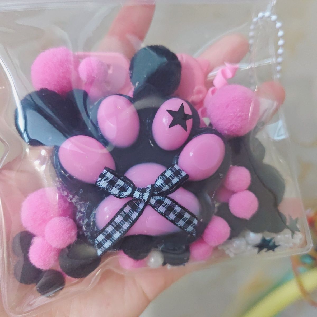 Handmade Silicone Cat's Paw Stress Relief Squishy Toy - Black & Pink