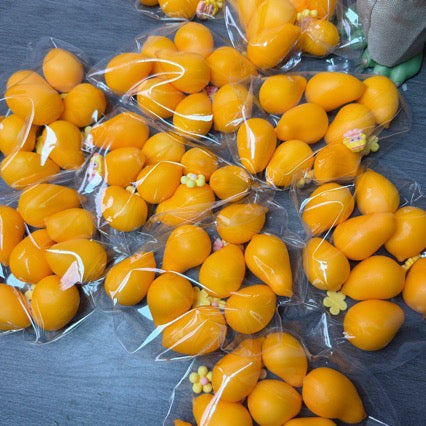 A Pack Mango Cracking Ball Stress Ball Squishy Stress Relief Decompression Toy (Cracking Ball Cannot Be Restored)